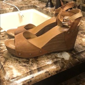 Lucky brand sandals